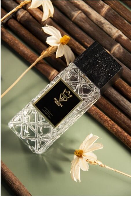 Tempest inspired by Nishane Favonius